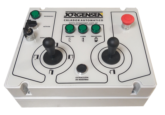 Consola eléctrica con joystick y secuencia de operaciones