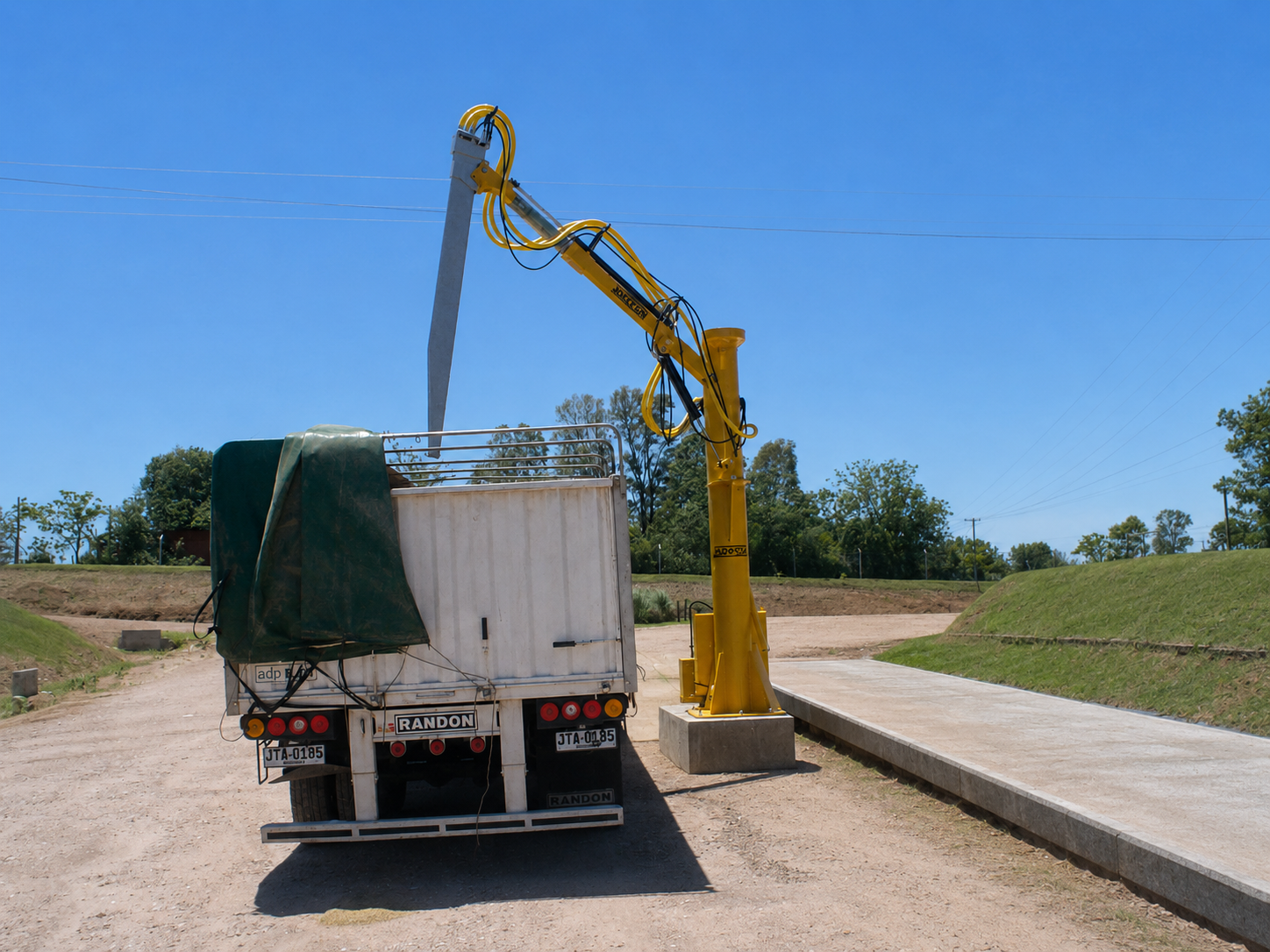 Calador en planta con camión
